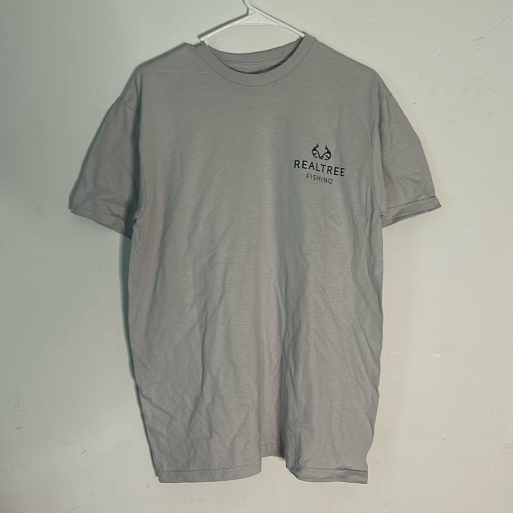 Men’s Medium “Real-Tree Fishing Gear” T-Shirt
